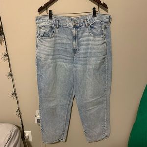 American Eagle Mom Jeans